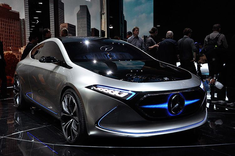 Mercedes zeigt mit dem EQA ein kompaktes Elektroauto auf der IAA. (Schreiner / »kfz-betrieb«)