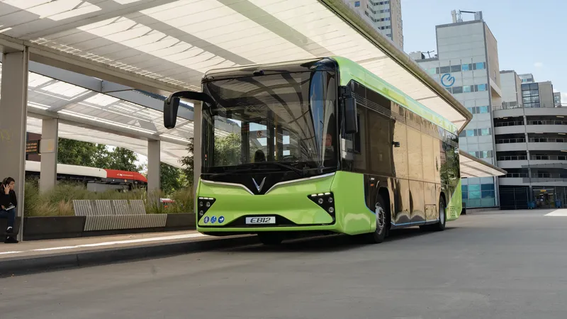 Vinfast kommt mit zwei E-Bussen nach Europa. Einer davon ist das Modell EB 12.(Bild:  Vinfast)
