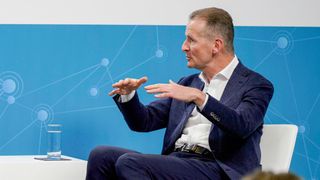 Volkswagen-Chef Herbert Diess orientiert sich einmal mehr an Tesla. (Bild: Volkswagen)