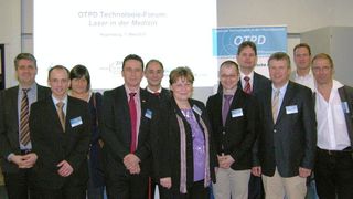 (v.l.) Dr. Michael Huber (Strategische Partnerschaft Sensorik e.V.), Dr. Harald Braun (OTPD-Netzwerkmanager), Dr. Gabriela Pühler (Pulsion Medical Systems AG), Dr. Hubert Steigerwald (Geschäftsführer Strategische Partnerschaft Sensorik e.V.), Prof. Dr. Ralf Herwig (Universitätsklinikum Wien), Gabi Zimmermann (Asclepion Laser Technologies GmbH), Prof. Dr. Uwe Paasch (Universitätsklinikum Leipzig), Dr. Dietmar Fischer (Quantel Derma GmbH), Prof. Dr. Wolfgang Bäumler (Universitätsklinikum Regensburg), Dr. Christoph Haisch (TU München), Dr. Ronald Sroka (Laserforschungslabor LMU München).  (Foto: SPS)