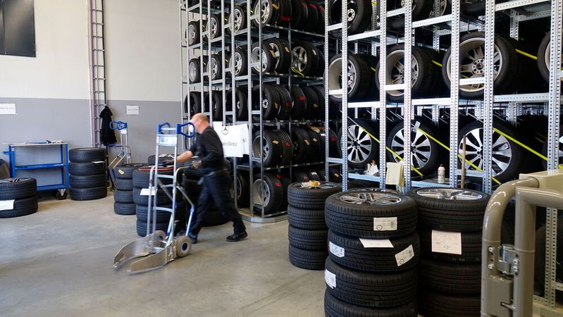 Die Rädereinlagerung ist ein hervorragendes Kundenbindungsinstrument und bietet einige lukrative Möglichkeiten für Zusatzgeschäfte.(Bild:  Schreiner – VCG)