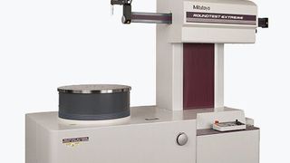 Das neue Mitutoyo Rundheitsmessgerät Roundtest RA-6000CNC ermöglicht das Messen von großen und schweren Bauteilen aus allen Branchen. (Mitutoyo)