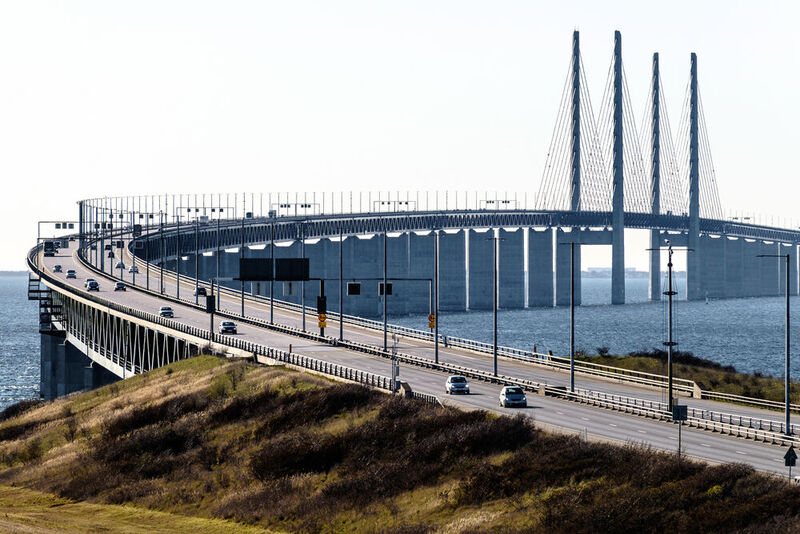Schweden fördert die Umrüstung bestehender Verbrennungsmotoren auf fossilfreie Kraftstoffe. Im Bild: Die Öresundbrücke, die das Land mit Dänemark verbindet.