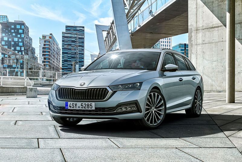 Der beliebte Skoda Octavia kratzt in der Neuauflage von den Dimensionen her an der Mittelklasse. (Skoda)