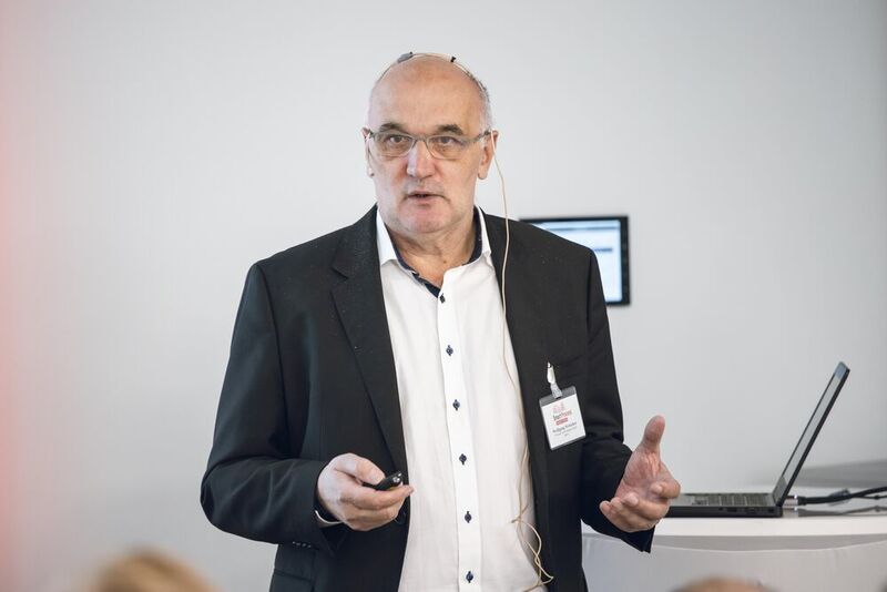 Wolfgang Welscher ist geschäftsführender Gesellschafter der X-Visual Technologies. Zusammen mit Dr. Michael Nussbaumer beleuchtete er „Durchgängiges Engineering im modularen Anlagenbau – MTP direkt aus dem Fließbild generieren“.  (PROCESS)