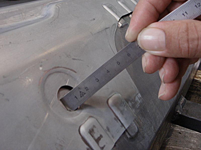 Mit AutoForm-Compensator wird die Abweichung des Crashträgers in beide Aufsprungrichtungen zuverlässig kompensiert, so dass das Bauteil keine Nacharbeit erfordert. (Archiv: Vogel Business Media)