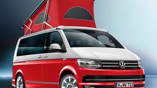 Die neuen Sondermodelle des VW California fallen besonders durch ihre ungewöhnlichen Farbkombinationen auf. (VW)