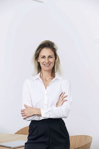 Marie Langer, CEO von EOS: «Heute bitten wir alle Unterstützer, sich gemeinsam mit uns den vor uns liegenden Herausforderungen zu stellen. Lassen Sie uns das tun, was die Technologie uns ermöglicht: Lassen Sie uns anders denken und die Grenzen des Möglichen erweitern.» (EOS)