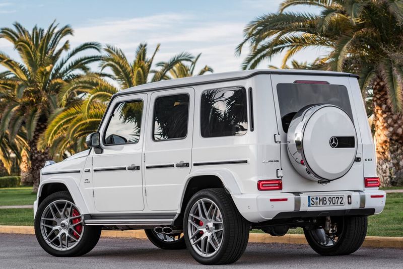 Wie bisher trägt auch die Performance-Variante der G-Klasse ihr Ersatzrad huckepack. (Bild: Mercedes)
