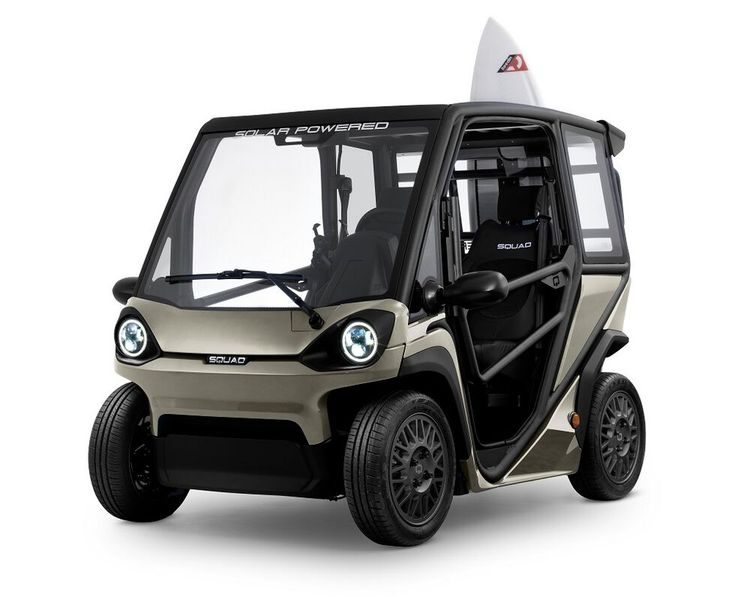 Squad Mobility kommt mit dem Solar Buggy auf die Messe, der seine Energie aus dem integrierten Solarpanel auf dem Dach des Fahrzeugs bezieht. In den USA wird der Buggy von Squad Mobility aus den Niederlanden im Jahr 2025 für rund 6.000 US-Dollar verfügbar. Die im Buggy verbauten Batterien speichern Energie für eine Reichweite von bis zu 100 Kilometern. (Bild: Squad Mobility)