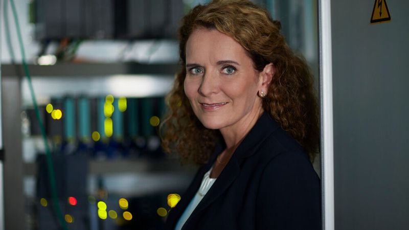 Kategorie Outstanding Innovation: Mit der Erfindung von Anna Palmin ist es möglich, alle Komponenten einer Anlage zu erfassen und ihre Identitäten zu prüfen. Bei dieser Überprüfung werden Plagiate und manipulierte Geräte sofort erkannt. Neu angeschlossene Geräte werden ebenfalls automatisch überprüft und in das Inventar der Registration Authority eingefügt. Dies soll die Cybersicherheit einer Anlage erhöhen.  (Bild: ©Enno Kapitza)