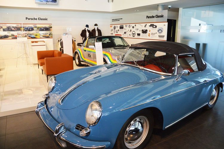 Das Haus der Kamps-Gruppe (Bergkamen) unterstreicht damit seine langjährige Expertise in Vertrieb und technischer Betreuung klassischer Automobile. (Foto: Achter)