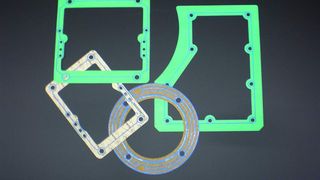 Die Ausstattung von Flachdichtungen mit einer kundenspezifischen Dichtraupe bietet die Möglichkeit, die Flächenpressung dort hinzuleiten, wo sie benötigt wird. (Bild: Späh)