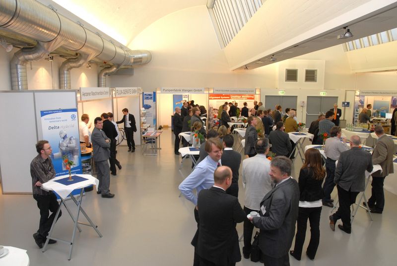 Impressionen vom Pumpen- und Schüttgutforum 2011.  Aktuelle Informationen zum PuS-Forum am 23./24. Oktober 2012: • Offizielle Seite • Gesamtprogramm (PDF) • Anmeldung (Bild: PROCESS)