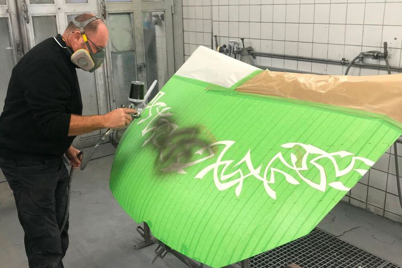 Günter Blümel bei Vorbereitungen auf den Wettbewerb. (Bild: Messe Frankfurt)