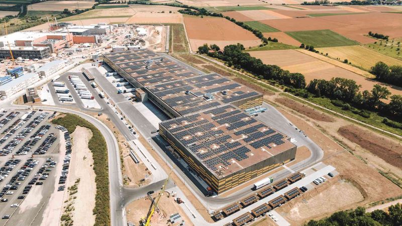 Die von Greenflash in Alzey umgesetzte Speicherlösung besteht aus insgesamt 27 Modulen und einer Trafostation und besitzt eine Leistung von 2,97 MW sowie eine Kapazität von 6,183 MWh.(Bild:  Greenflash)