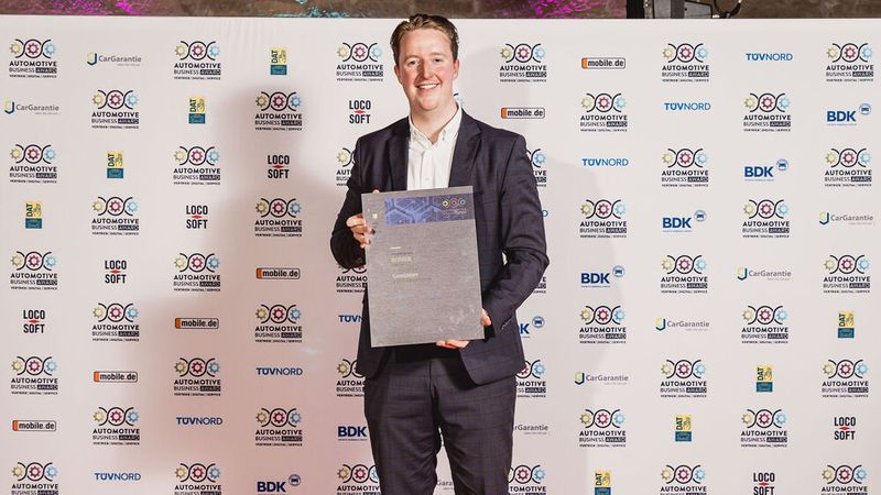 Die Mendener Rosier-Gruppe ist mit ihrem Sponsoring-Engagement für den Bundesliga-Fußballklub Borussia Dortmund und die damit einhergehende Kundenbindungsstrategie Gewinnerbetrieb des Automotive Business Awards 2025. (Bild: Stefan Bausewein)