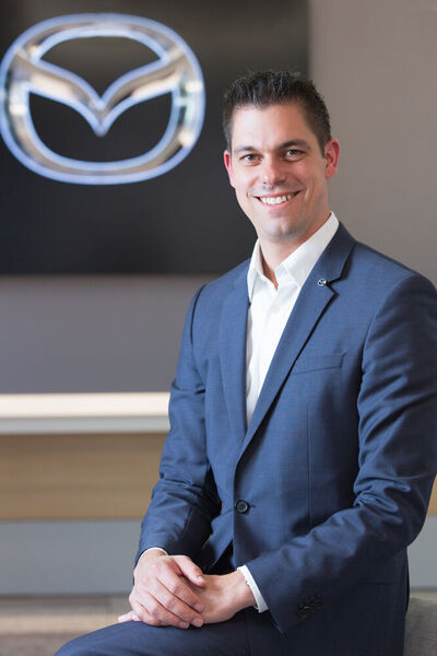 Felix Gebhart ist mit Wirkung zum 1. September neuer Vertriebsdirektor bei Mazda Motors Deutschland. Der 41-Jährige folgt auf René Bock, der das Unternehmen aus persönlichen Gründen zum 31. August 2020 verlassen hat. 

Felix Gebhart ist seit 2004 bei Mazda im Vertrieb tätig. Zuletzt hat er in seiner Position als Direktor Netzstrategie und Kundenerlebnis das Händler- und Servicepartner-Netz restrukturiert, qualifiziert und weiterentwickelt sowie die Zusammenarbeit mit den Händlern gestärkt. (Mazda)