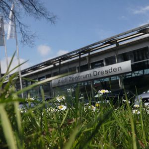 (Audi-Zentrum Dresden)