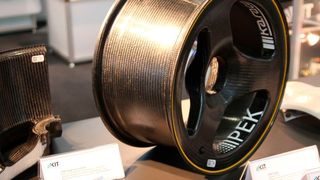 CCeV und MM MaschinenMarkt machen keine halben Sachen: vom 1. bis 2. Dezember 2015 können alle Interessierten sich rund ums Thema Faserverbundwerkstoffe bespaßen lassen, mit Workshops, Firmenbesuchen und einem umfangreichen Tagungsprogramm. Jetzt anmelden unter: www.fachtagung-carboncomposites.de ----noch gibt es freie Plätze!!! (Bild: Königsreuther)