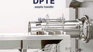 Der DPTE-Transportwagen hilft Materialien in einen geschlossenen Bereich hinein und wieder heraus zu bringen, ohne dabei das Containment oder die Sterilität zu unterbrechen. (Getinge)