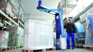 Der Mobile-Wraptor transportiert Paletten vom Lager an einen geeigneten Ort zum Einstretchen.  (Bild: Antalis Verpackungen)