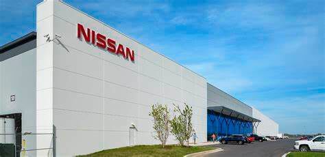 Bei Nissan läuft das Geschäft nicht so rund, wie es sollte. Der japanische Autobauer kündigte jetzt saftige Sparmaßnahmen an. Dabei werden weltweit rund 9.000 Jobs dran glauben müssen ...(Bild:  Nissan)