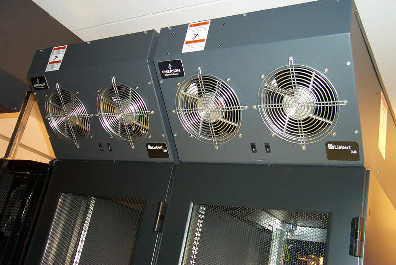 Das Liebert XD-System von Emerson Network Power sorgt für Kühlung und Wärmeableitung aus dem IT-Rack. (Archiv: Vogel Business Media)