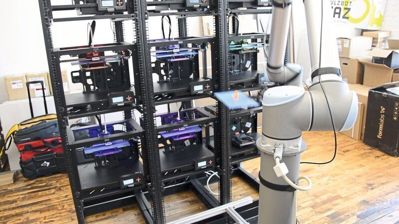 Nur ein kleiner Teil: Insgesamt stehen bei Voodoo auf 1700 Quadratmeter über 160 3D-Drucker. (Voodoo / Universal Robots)