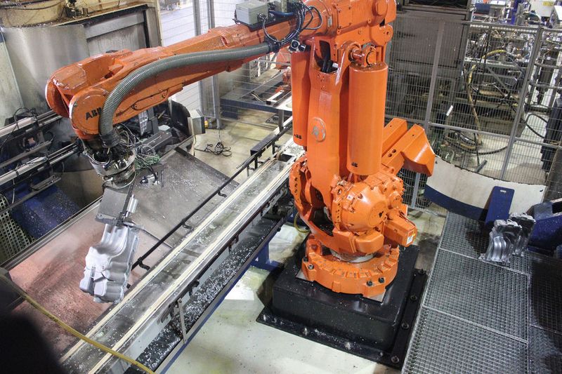 Für die Zukunft ist eine Automatisierung der beiden HEC 500 D mit Gelenkrobotern geplant, ähnlich der, die bei allen CWK-Anlagen installiert ist. (Bild: Starrag AG)