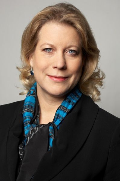 Catharina Elmsäter-Svärd, Schwedische Infrastrukturministerin: „Autonome Fahrzeuge und eine intelligente Infrastruktur sind weitere Schritte auf dem Weg zu mehr Sicherheit im Straßenverkehr und zum Schutz der Umwelt.“ (Volvo)
