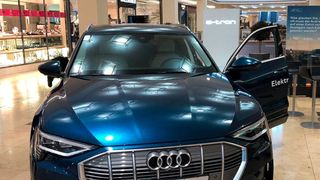 Bereits zur Einführung des Audi E-Tron erprobte die Hahn-Gruppe die Präsenz in einem Einkaufszentrum. Mit ihrem neuen City Store setzt sie künftig allerdings auch räumlich ein neues Konzept um. (Hahn-Gruppe)