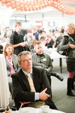 Aufmerksame Zuhörer beim Forum am Rande des Messetrubels (Archiv: Vogel Business Media)