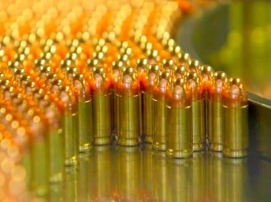 Der Ukrainekrieg krempelt die europäischen und weltweiten Waffenexporte um. Russland gehört zum Beispiel nicht mehr zu den Top-2 der Waffenlieferanten. Dagegen sorgen die USA und Deutschland zusammen für rund 99 Prozent der Rüstungsgüter in die Ukraine ...(Bild:  B. Ullet)