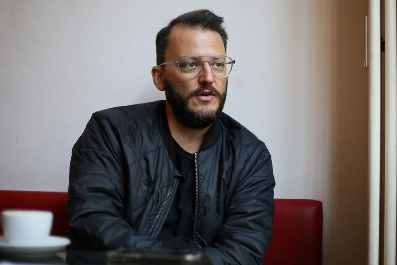 Robert Franken, Unternehmensberater für Diversität und Inklusion, ist davon überzeugt, dass „Diversity, equity & inclusion (DE&I) als Transformationstreiber*in“ wirken.  (Bild: Martina Goyert)