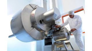 Das Bruttovolumen des Mischers beträgt 2 200 Liter, die befüllbare Bandbreite liegt zwischen 200 und 1000 Kilo.  (Bild: Sternmaid)