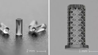 Hier sind mehrere beeindruckende Bauteile aus additiv verarbeitetem Quarzglas zu sehen, die mit den Entwicklungen von Upnano und Glassomer gedruckt wurden. Das Wichtigste dabei ist ein spezielles Composite namens „UpQuartz“ (Bild: Upnano)