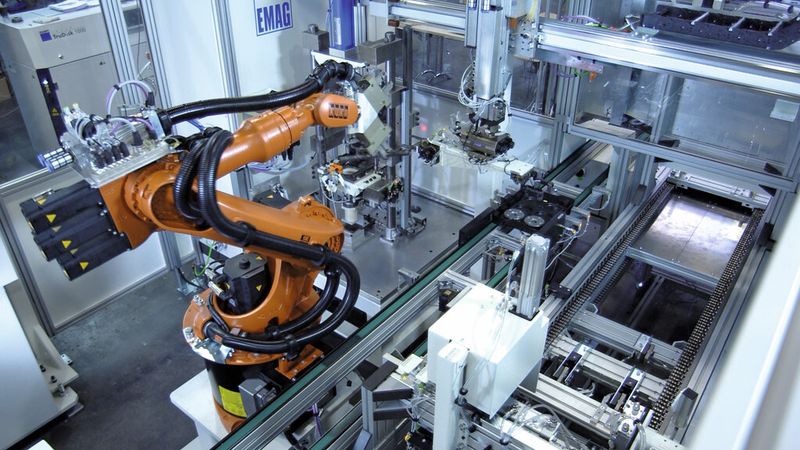 Bild 2: Die Nockenwellen und -versteller werden im Bild real zugeführt und exakt zueinander ausgerichtet, wie in Bild 1 virtuell dargestellt. (Bild: Heitec)