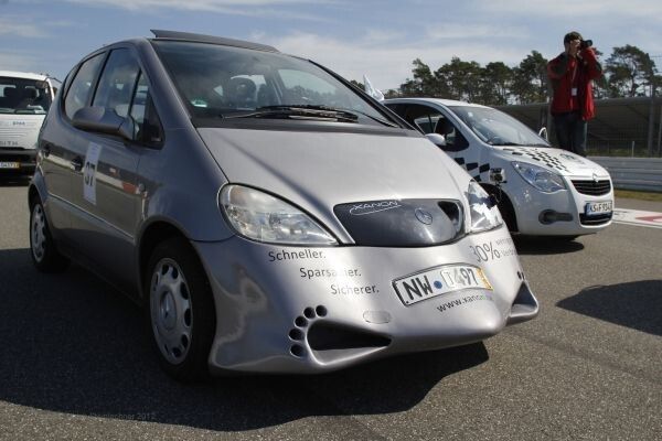 Bertha Benz Challenge 2012, 3. Tag: Rundfahrt über den Hockenheimring im Rahmen des Abschlußlaufes derInternationalen Deutschen Motorradmeisterschaft (Bild: Ulrich Steinlechner)