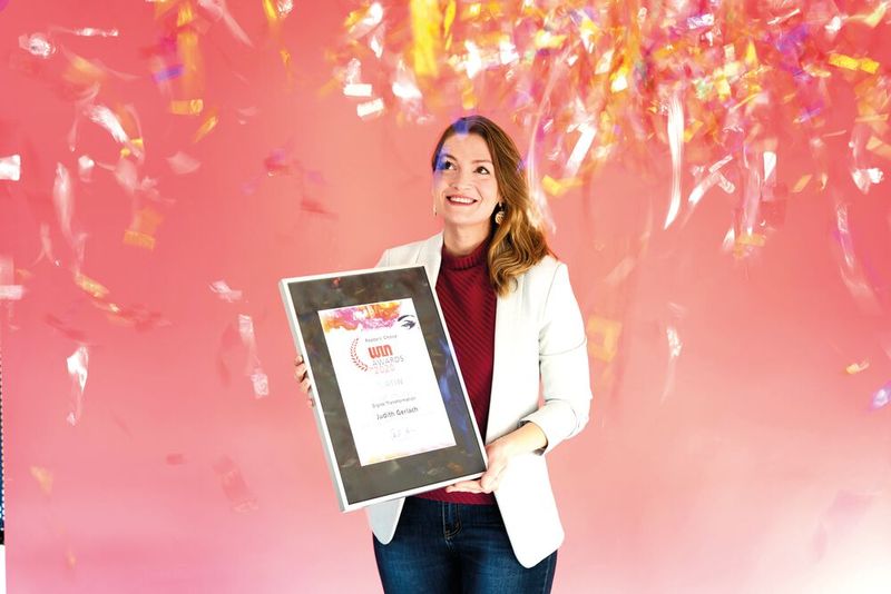 Den Platin-Award in der Kategorie Digital Transformation sicherte sich Staatsministerin Judith Gerlach. (Bild: Vogel IT-Akademie)