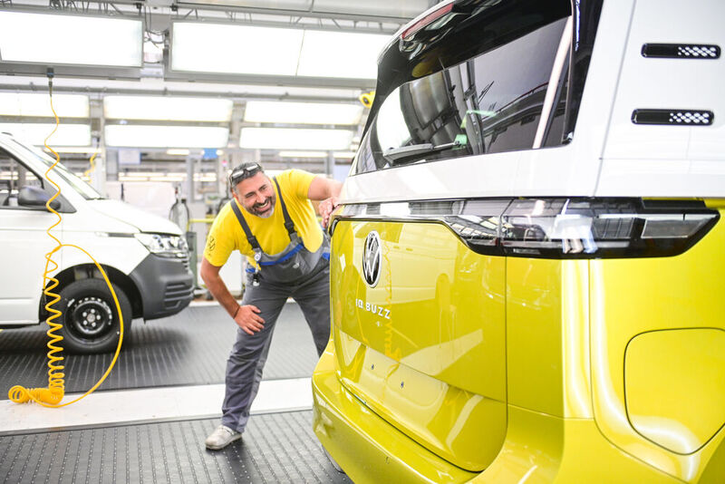 Volkswagen Nutzfahrzeuge hat mit der Produktion des ID Buzz in Hannover begonnen.