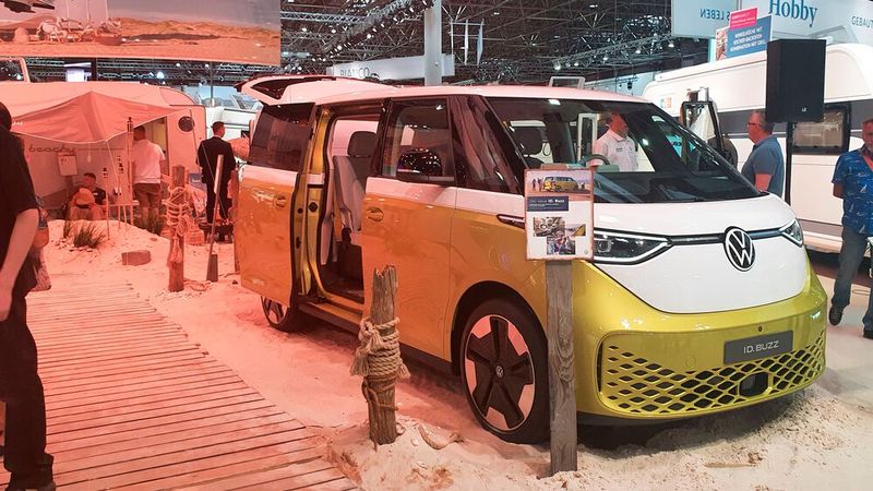 Als Zugwagen dient dabei der VW ID Buzz. (Bild: Mauritz – »kfz-betrieb«)