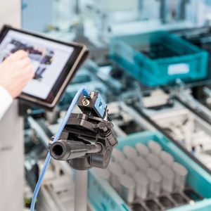 Mit der „Smarten Systemoptimierung“ erfolgt eine technisch detaillierte und zugleich automatisierte Auswertung von Stillstandsursachen und Fehlerzusammenhängen in einer Produktionslinie.
