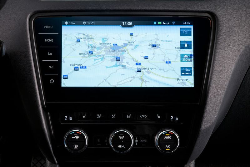 Das neue Infotainmentsystem im Octavia hat nun den aus dem Golf bekannten bis zu 9,2 Zoll großen Bildschirm. (Skoda)
