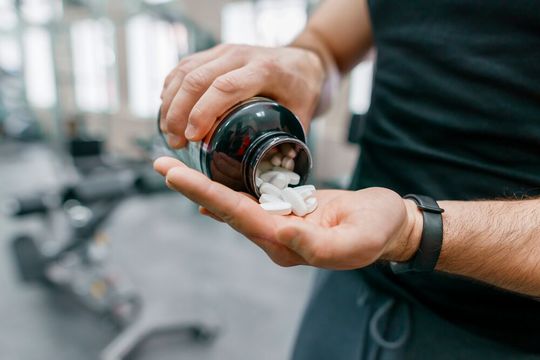 Fast jede zweite untersuchte Probe sogenannter Sportlernahrung enthielt eine gesundheitsgefährdende Substanz. (Symbolbild)(Bild:  ©Valerii Honcharuk - stock.adobe.com)