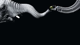 Vom Elefantenrüssel inspiriert ist der bionische Handling-Assistent. Bild: Festo (Archiv: Vogel Business Media)