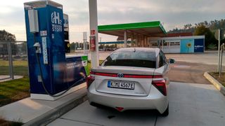 Im Forschungsprojekt „H2Fuel“ wollen die Partner die notwendige Wasserstoffqualität für Tankstellen herausfinden. (Bild: Thomas Günnel/»Automobil Industrie«)