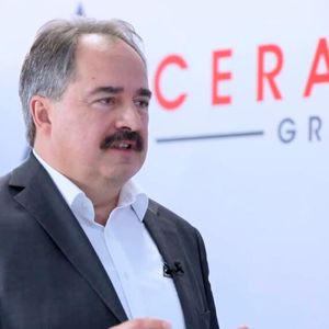 In einem zweiten Insight ging F&E-Direktor Dr. Uwe Schleinkofer gemeinsam mit den verantwortlichen Produktmanagern im Detail auf weitere Produkthighlights aus dem aktuellen Portfolio des Team Cutting Tools der Ceratizit-Gruppe ein. (Bild:  Ceratizit)