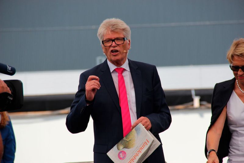 ...und das Handelsblatt. (Bild: Reinhold Schäfer)