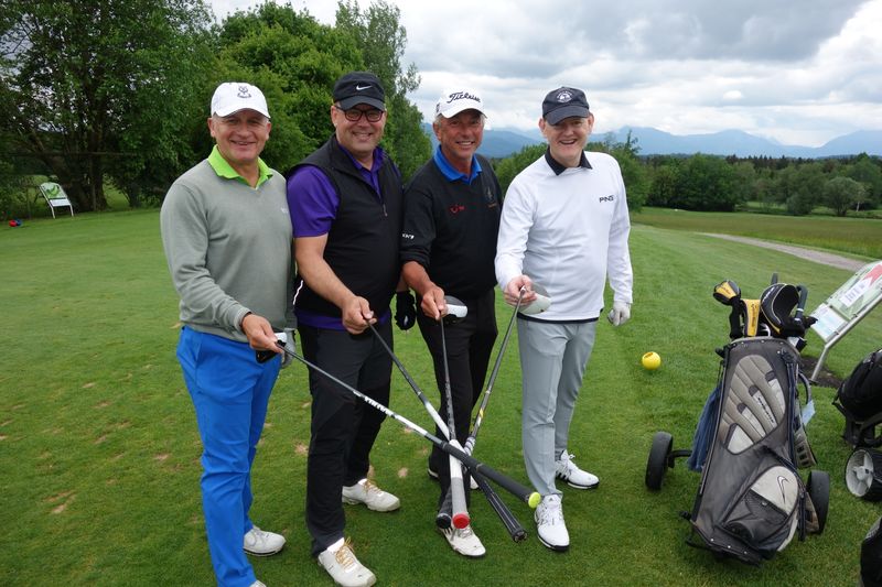 Jeder spielt gegen sich, (v. l.) Uwe Franke, Cisco, Thorsten Heutink, Tech Data, Alexander Pusch, und Andreas Kusch, avodaq. (Bild: IT-BUSINESS)